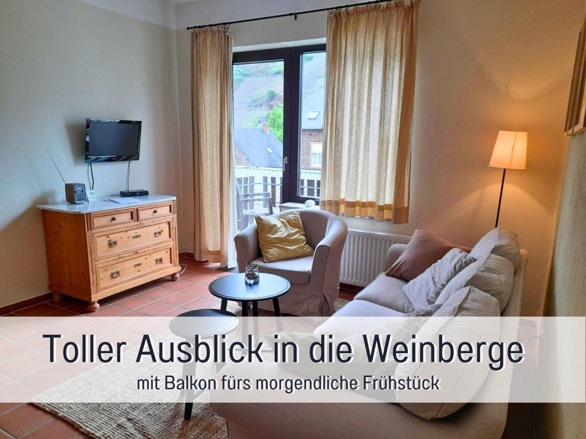 Ferienhaus Schwaab-Scherr, Genau Zwischen Bernkastel-Kues Und Traben-Trarbach, Mit Kostenlosem Oepnv-Ticket Fuer Bus Und Bahn, Parkplaetzen, Fahrradgarage Und Vielen Tipps Erden Exterior photo
